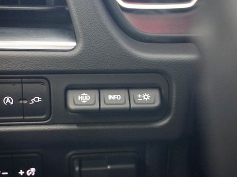 Used 2021 Chevrolet Tahoe Premier w/ Premium Package image 34