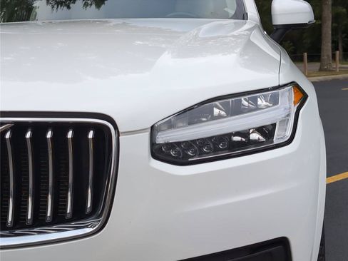 Used 2020 Volvo XC90 T5 Momentum FWD image 12