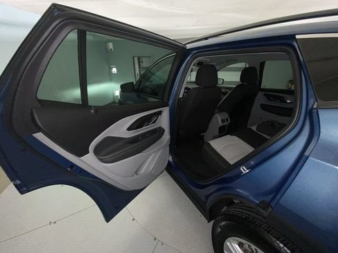 Used 2024 GMC Terrain SLE w/ Driver Convenience Package FWD image 22
