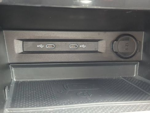 Certified 2023 Volkswagen Tiguan SE FWD image 22