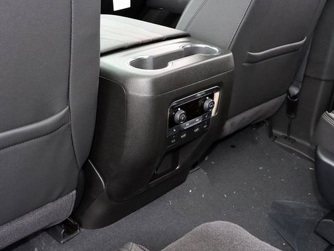 New 2026 Chevrolet Suburban High Country AWD/4WD image 17