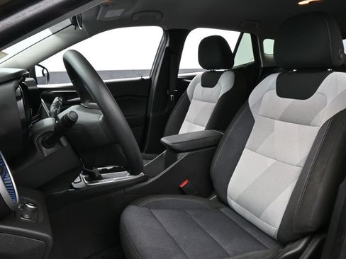 Used 2024 Chevrolet Trax LS w/ LS Convenience Package FWD image 10