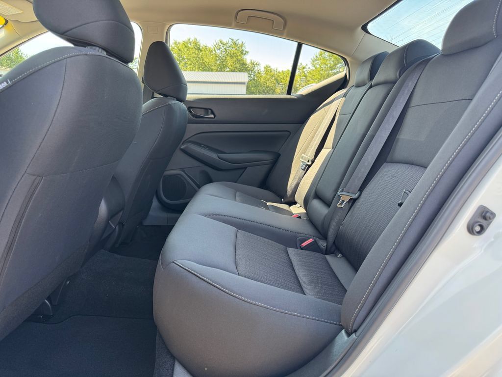 Used 2025 Nissan Altima 2.5 S FWD image 28