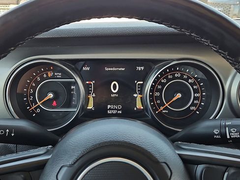 Used 2021 Jeep Gladiator Sport AWD/4WD image 28