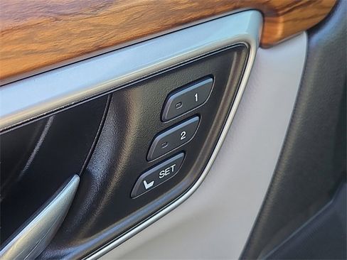 Used 2020 Honda CR-V Touring image 18