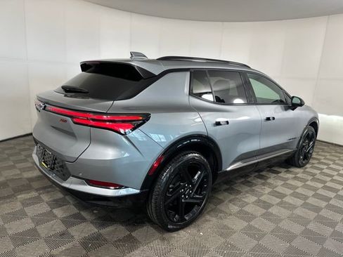 Used 2024 Chevrolet Equinox EV RS image 3