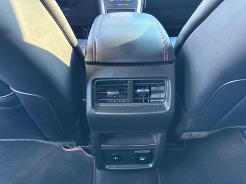 Used 2024 Ford Edge ST-Line w/ Class II Trailer Tow Package image 33