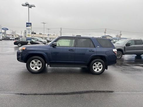 Used 2019 Toyota 4Runner SR5 Premium image 2