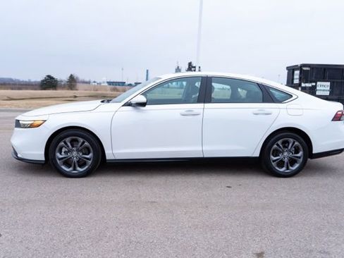 Used 2025 Honda Accord EX-L image 4