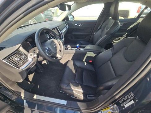 Used 2024 Volvo S60 B5 Core image 8