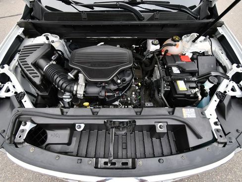 Used 2023 GMC Acadia SLT w/ Technology Package AWD/4WD image 13