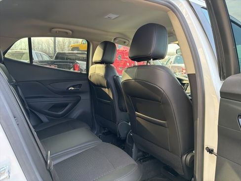 Used 2022 Buick Encore Preferred image 12