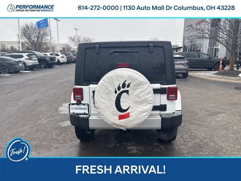 Used 2012 Jeep Wrangler Unlimited Sahara w/ Dual Top Group image 5