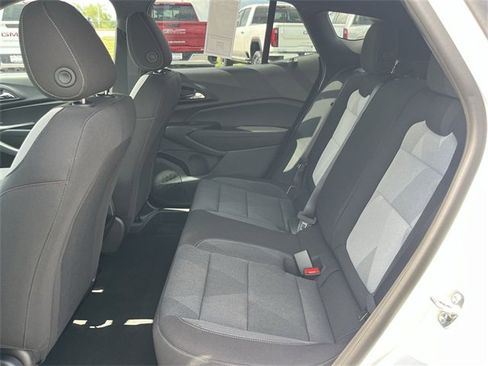 Used 2025 Chevrolet Trax RS w/ Driver Confidence Package image 22