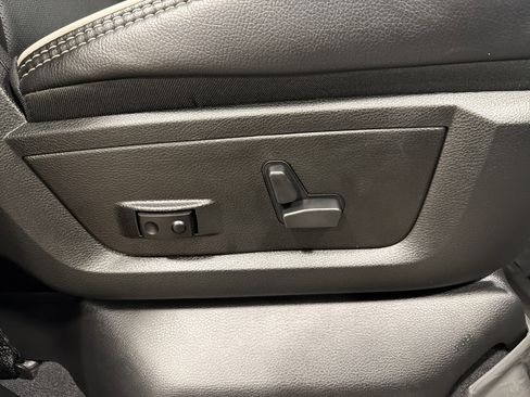 Used 2025 RAM 3500 Laramie w/ Night Edition image 23