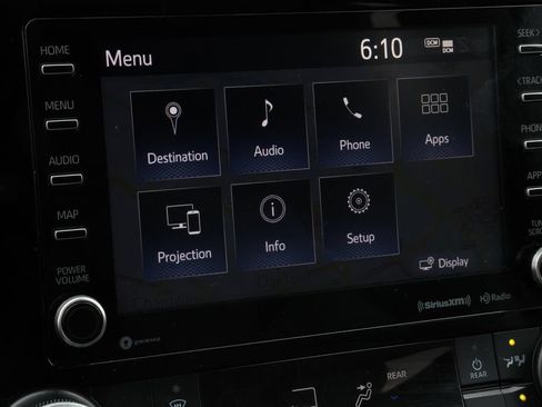 Used 2021 Toyota Highlander XLE AWD/4WD image 23
