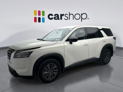 Used 2024 Nissan Pathfinder S image 1