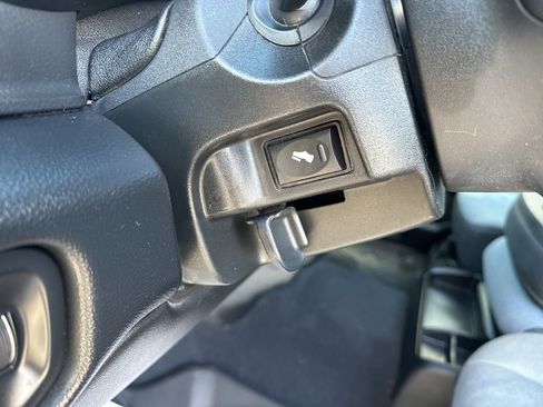 Used 2020 RAM 3500 Big Horn w/ Level 1 Equipment Group AWD/4WD image 17