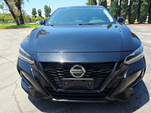 Used 2020 Nissan Sentra SR w/ Premium Package FWD image 2