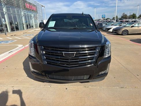 Used 2019 Cadillac Escalade ESV Platinum w/ Escalade Sport Edition AWD/4WD image 8
