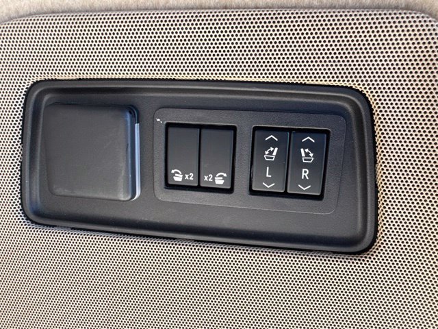 Used 2023 Cadillac Escalade Premium Luxury AWD/4WD image 55