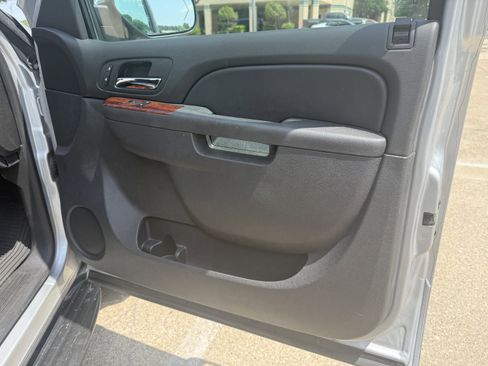 Used 2013 Chevrolet Tahoe LT w/ Texas Edition RWD image 18