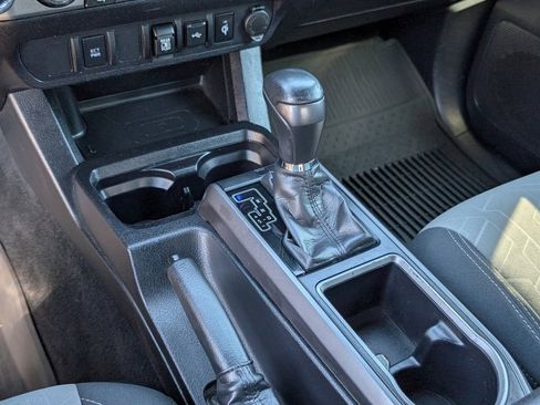 Used 2022 Toyota Tacoma SR5 image 16