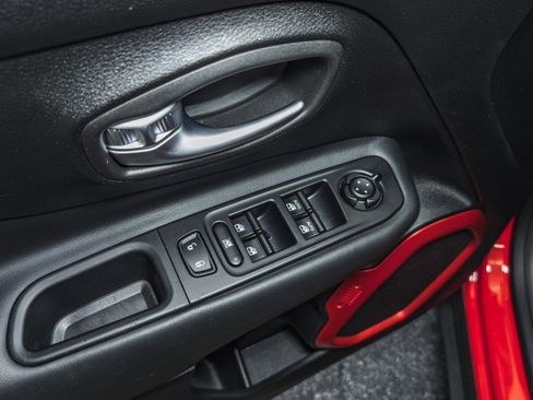 Used 2019 Jeep Renegade Trailhawk w/ UConnect 8.4 Nav Group image 25