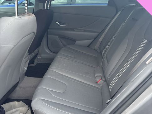 Used 2024 Hyundai Elantra SEL w/ Convenience Package image 19