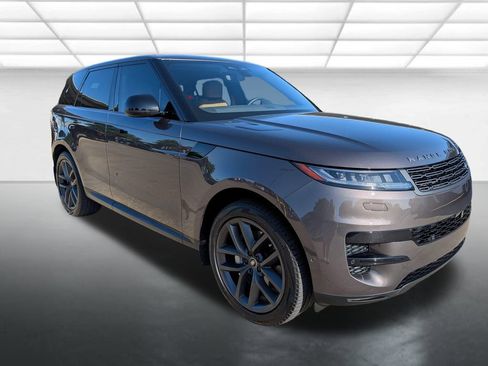 Used 2025 Land Rover Range Rover Sport SE AWD/4WD image 1