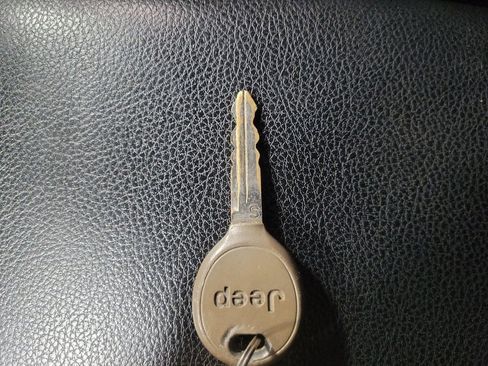 Used 2015 Jeep Wrangler Unlimited Sport w/ Max Tow Package image 32