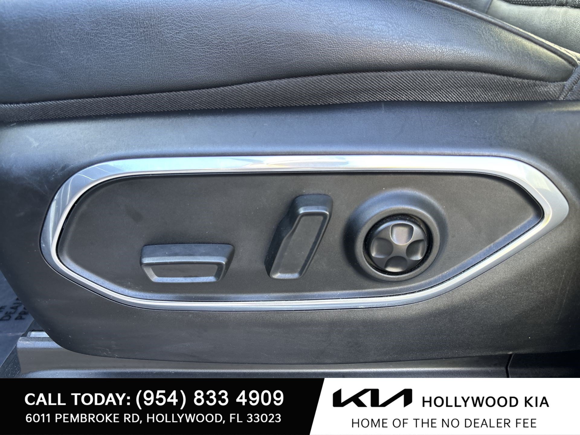 Used 2024 Jeep Wagoneer L Series III w/ Flexible Seating Group AWD/4WD image 14