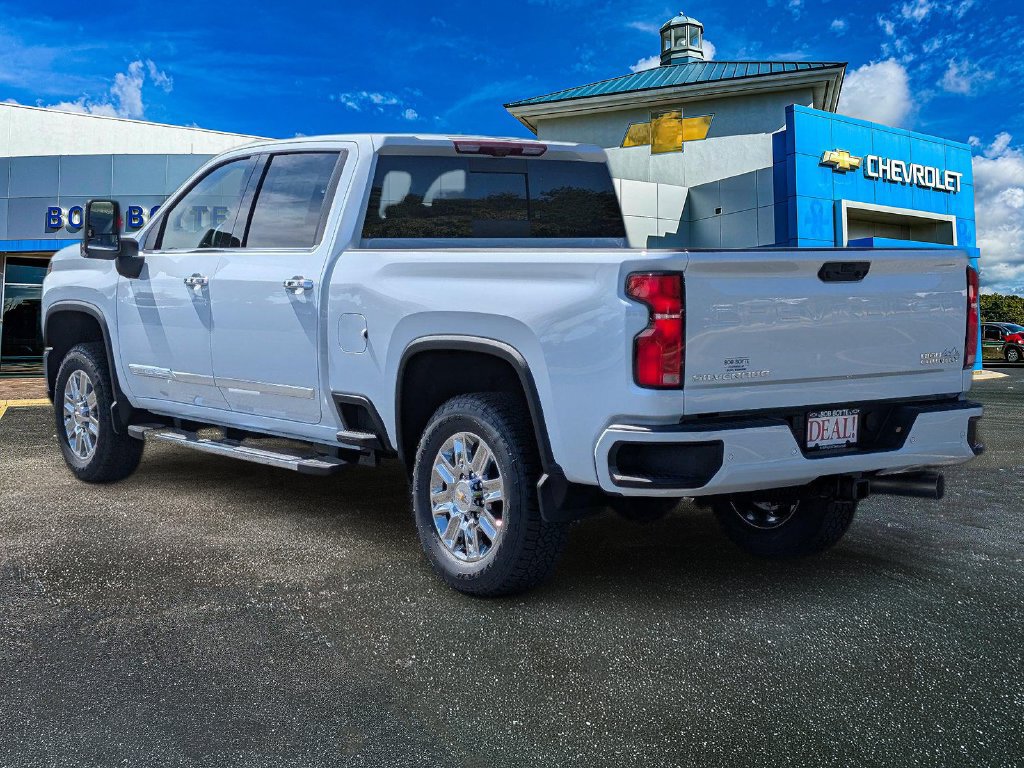 New 2026 Chevrolet Silverado 2500 High Country w/ High Country Premium Package AWD/4WD image 3