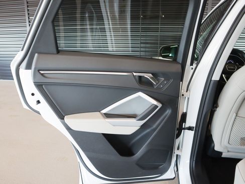 Used 2023 Audi Q3 2.0T Premium w/ Convenience Package image 26