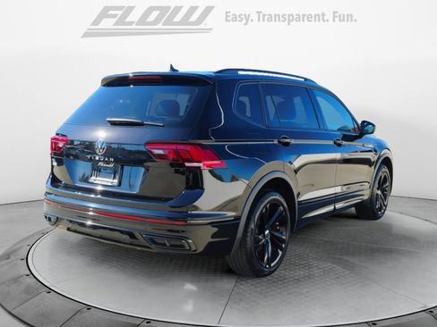 Used 2024 Volkswagen Tiguan SE R-Line image 8