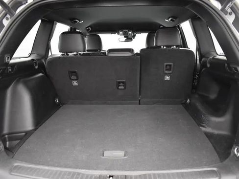 Used 2024 Jeep Grand Cherokee Altitude image 16