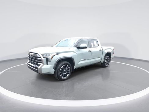 Used 2025 Toyota Tundra Limited image 4