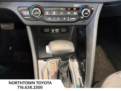 Used 2019 Kia Niro S Touring FWD image 25