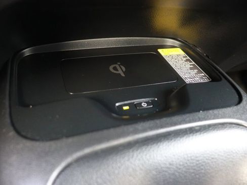 Used 2024 Toyota Corolla SE image 19