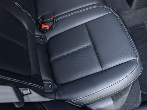 New 2026 Porsche Macan Turbo image 41