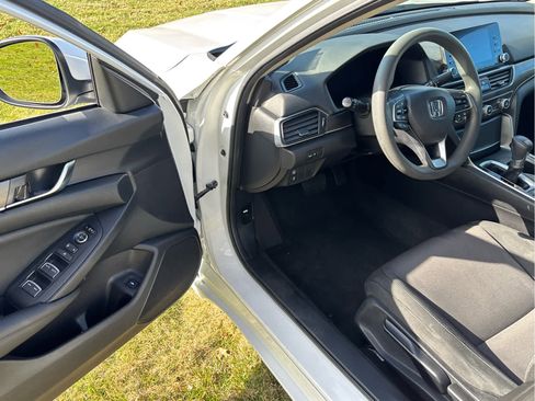Used 2019 Honda Accord LX image 7