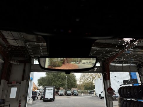 Used 2024 Chevrolet Tahoe High Country w/ Premium Package 2 image 27