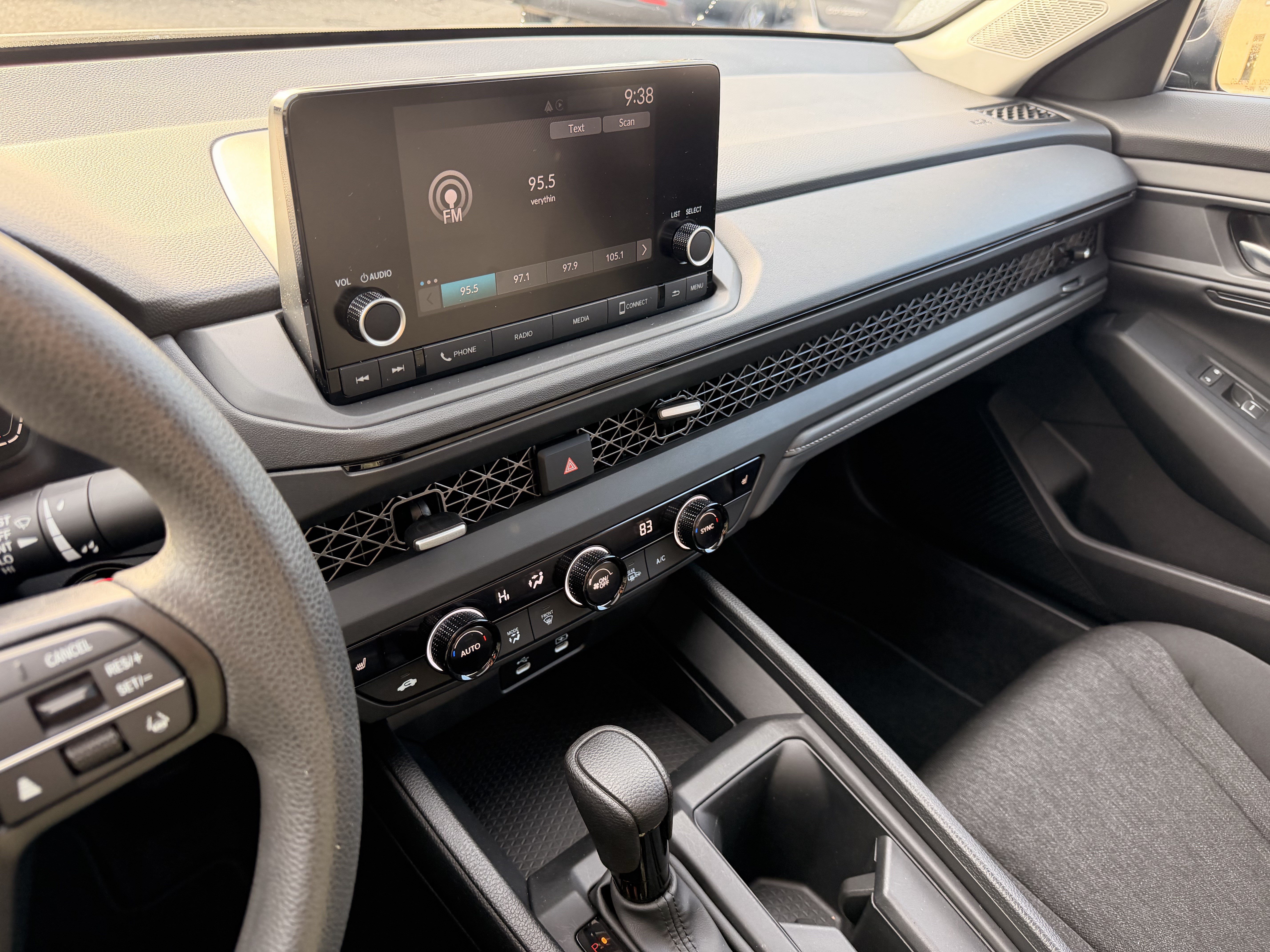 Used 2025 Honda Accord SE image 16