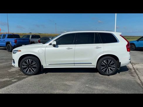 Used 2023 Volvo XC90 T8 Plus image 5