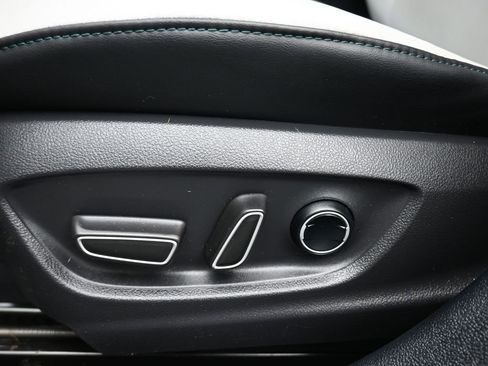 Used 2017 Toyota Prius Prime Advanced image 12