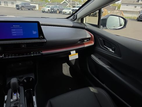 New 2027 Toyota Prius Plug-In Hybrid FWD image 21