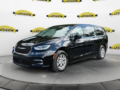 Used 2024 Chrysler Pacifica Touring-L