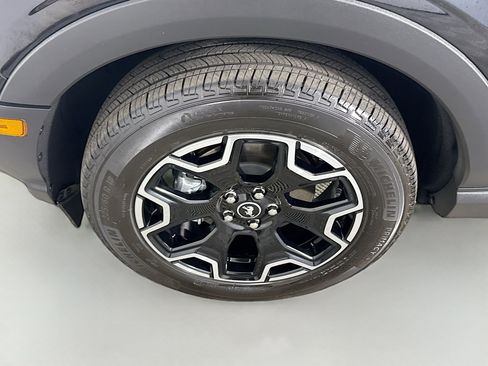 Used 2025 Ford Bronco Sport Outer Banks w/ Outer Banks Tech Package+ image 38