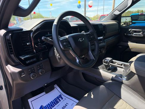 Used 2023 Chevrolet Silverado 1500 ZR2 w/ Technology Package image 14
