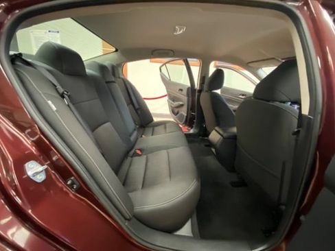 Used 2025 Nissan Altima 2.5 SV FWD image 16